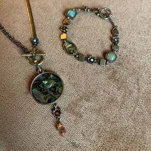 Elegant Abalone Pendant Necklace and Bracelet Set